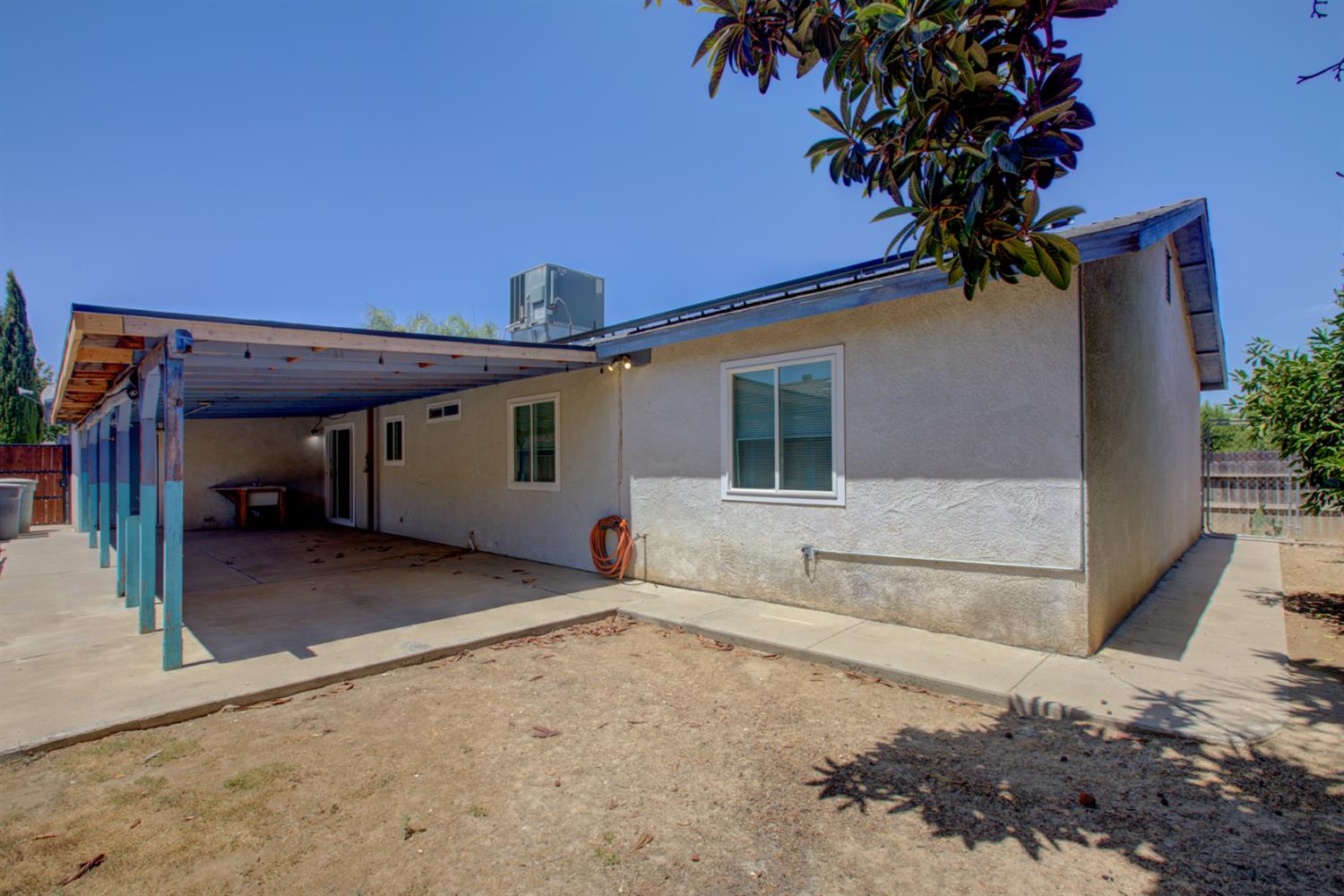 402 La Mesa Street