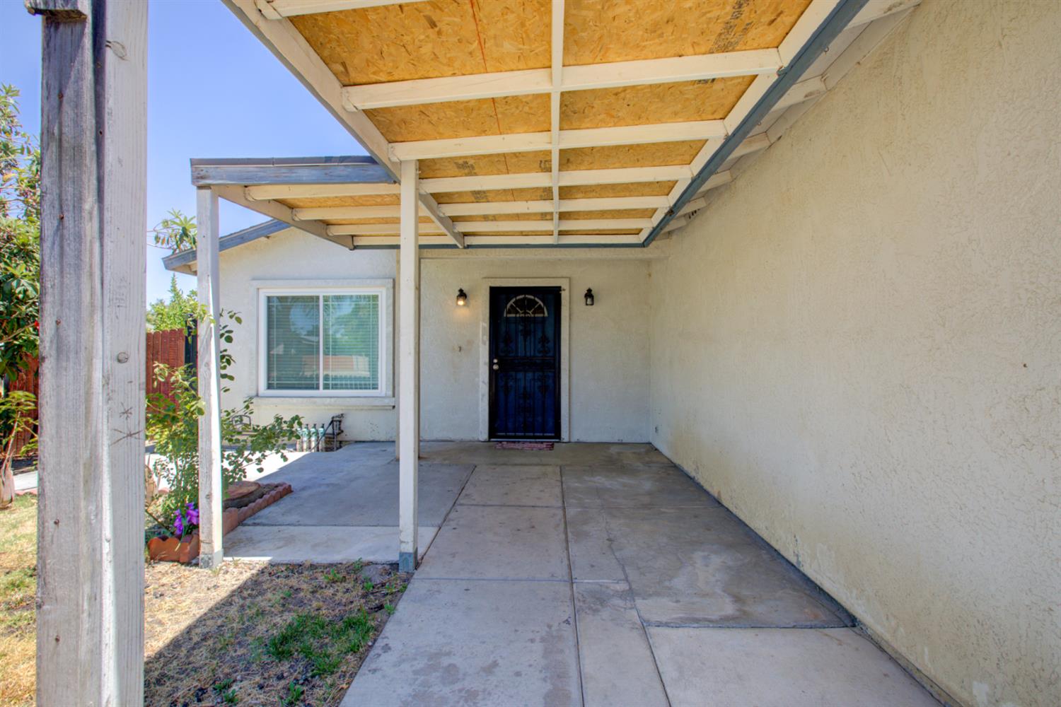 402 La Mesa Street