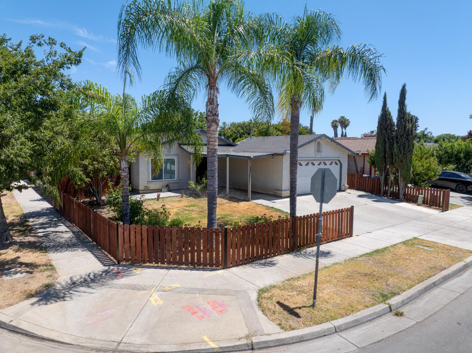 402 La Mesa Street