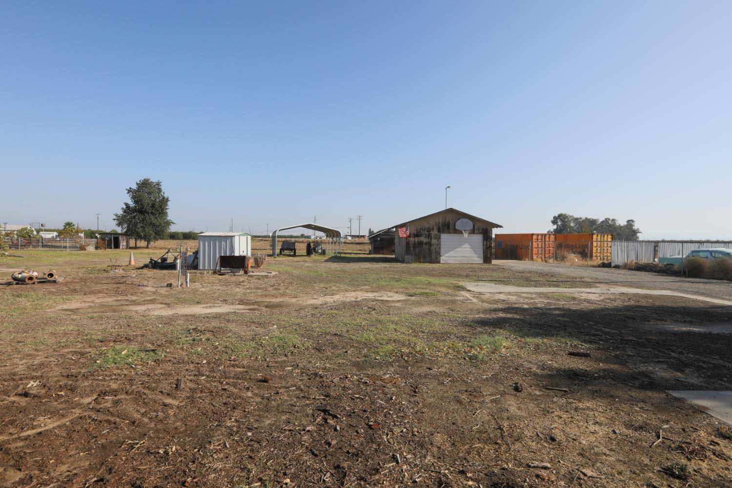 3650 N Santa Fe Drive