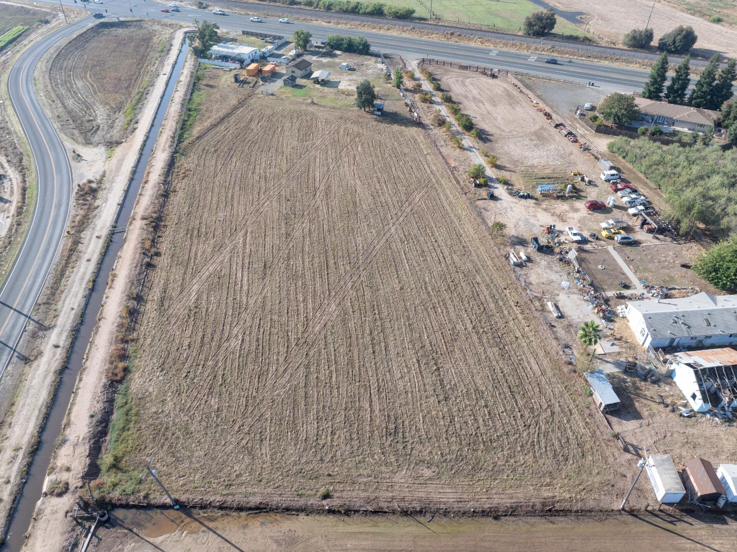 3650 N Santa Fe Drive