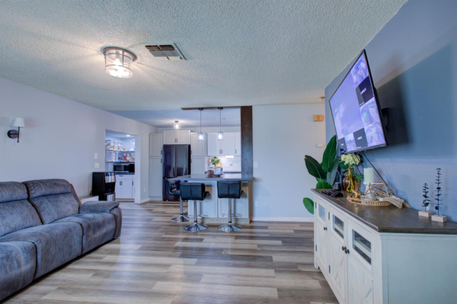 7139 Center Street 7141