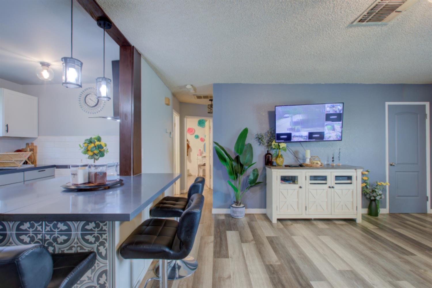 7139 Center Street 7141