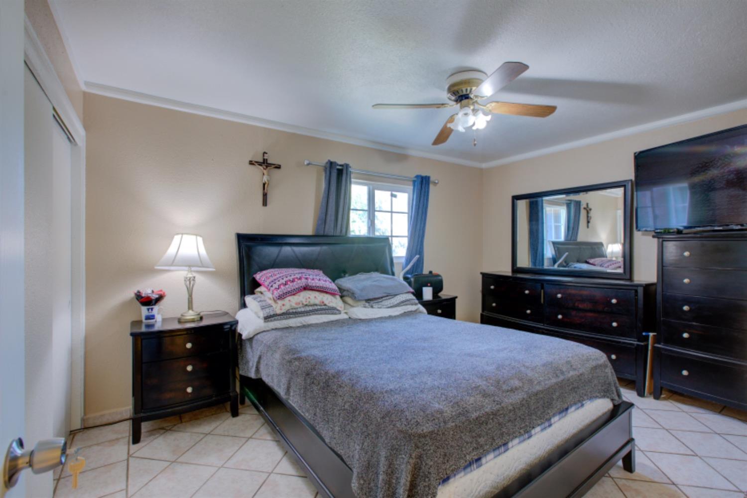 7277 Edythe Circle
