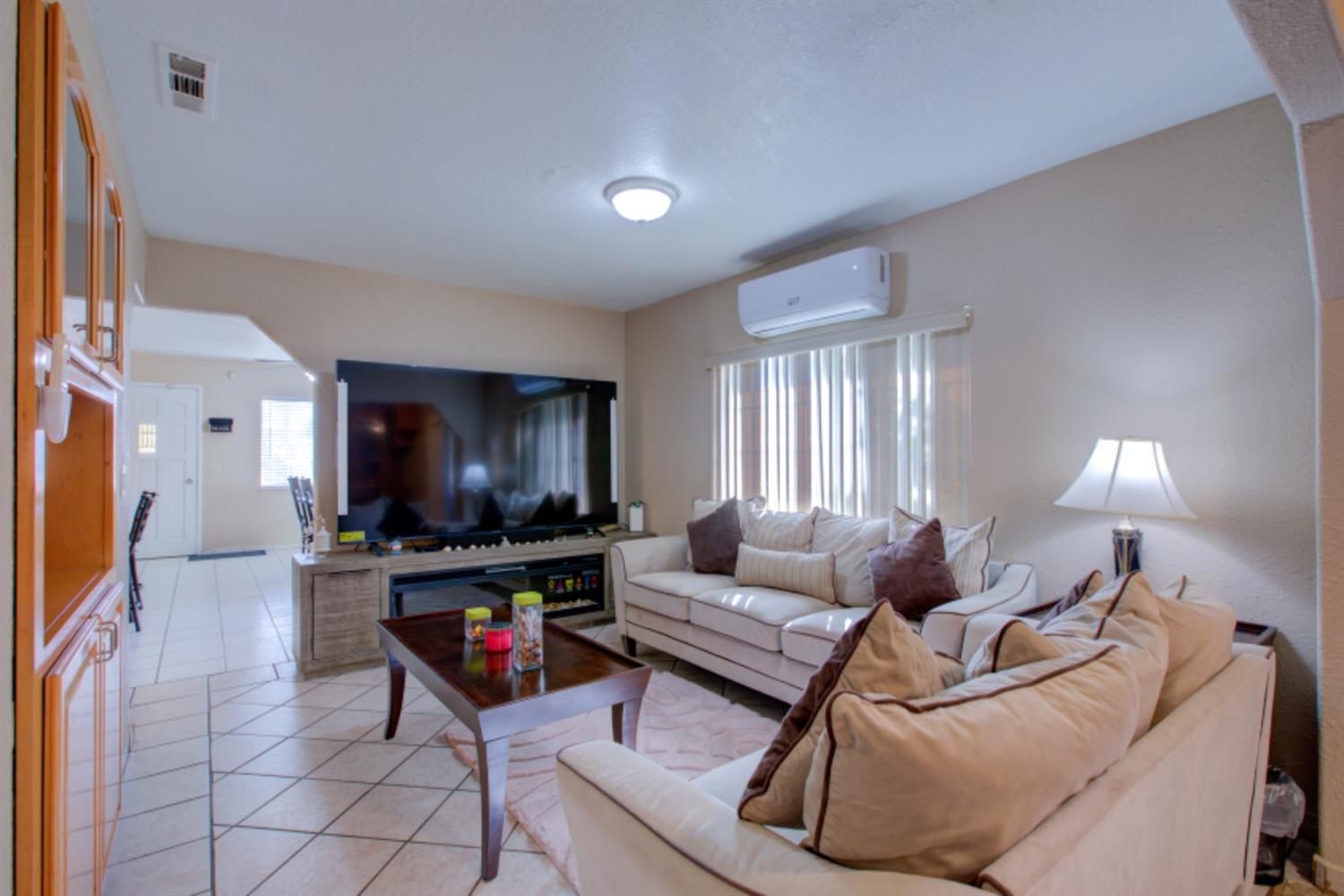 7277 Edythe Circle