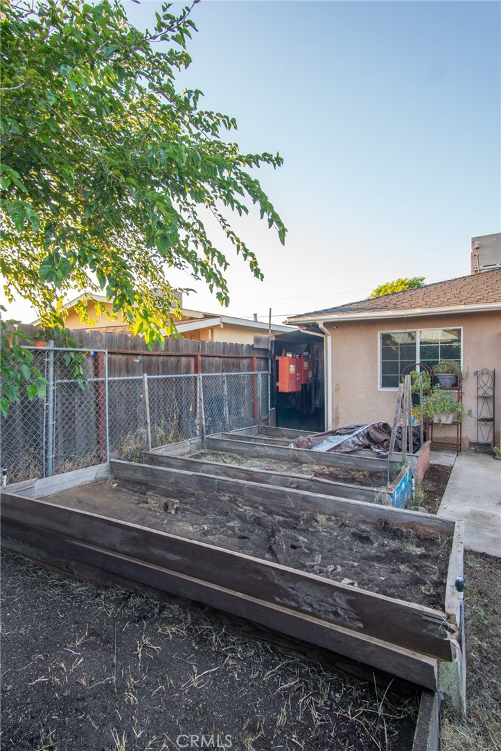 250 Cedar Avenue