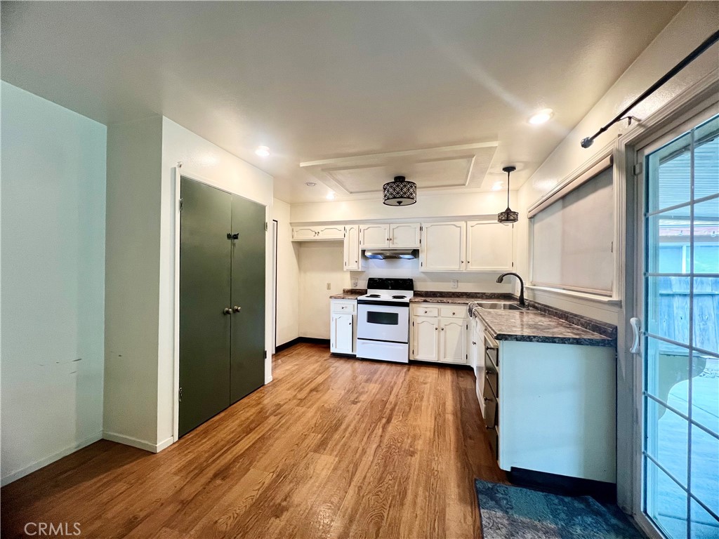 2934 Lakewood Court