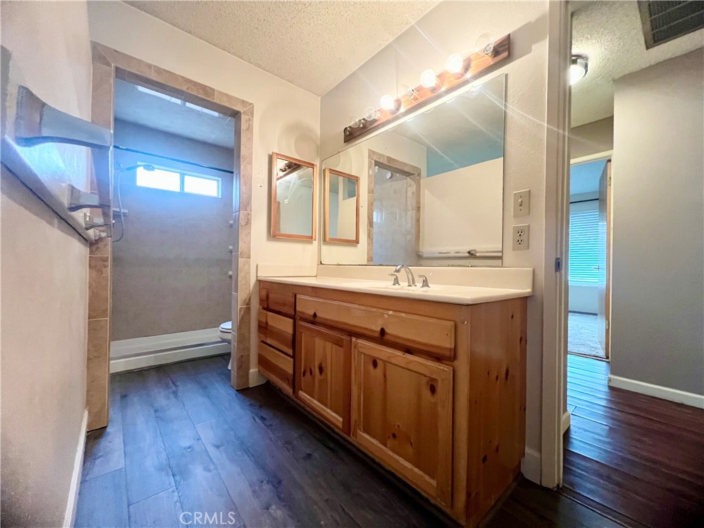 2934 Lakewood Court