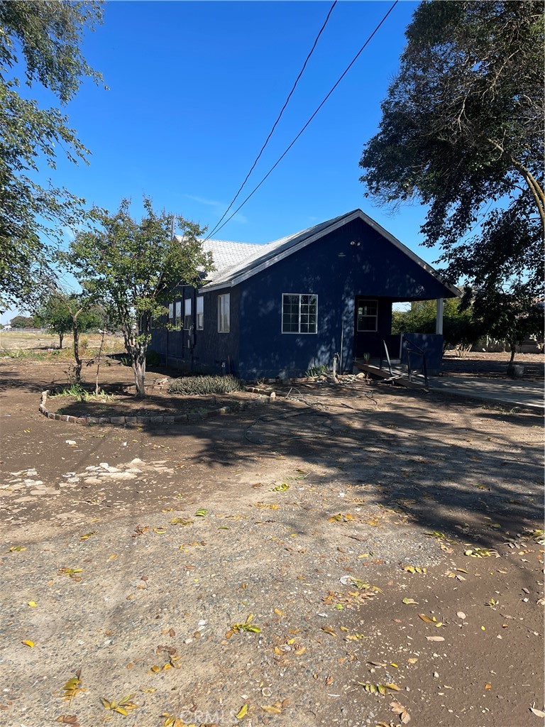 3226 E Childs