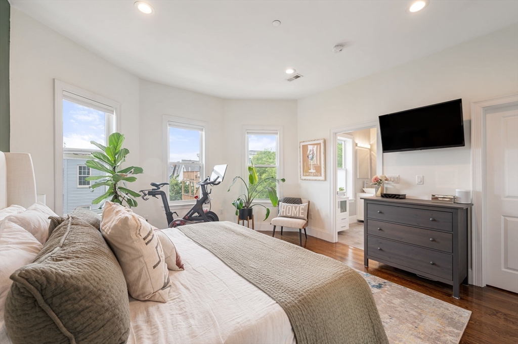 60 Romsey St # 3