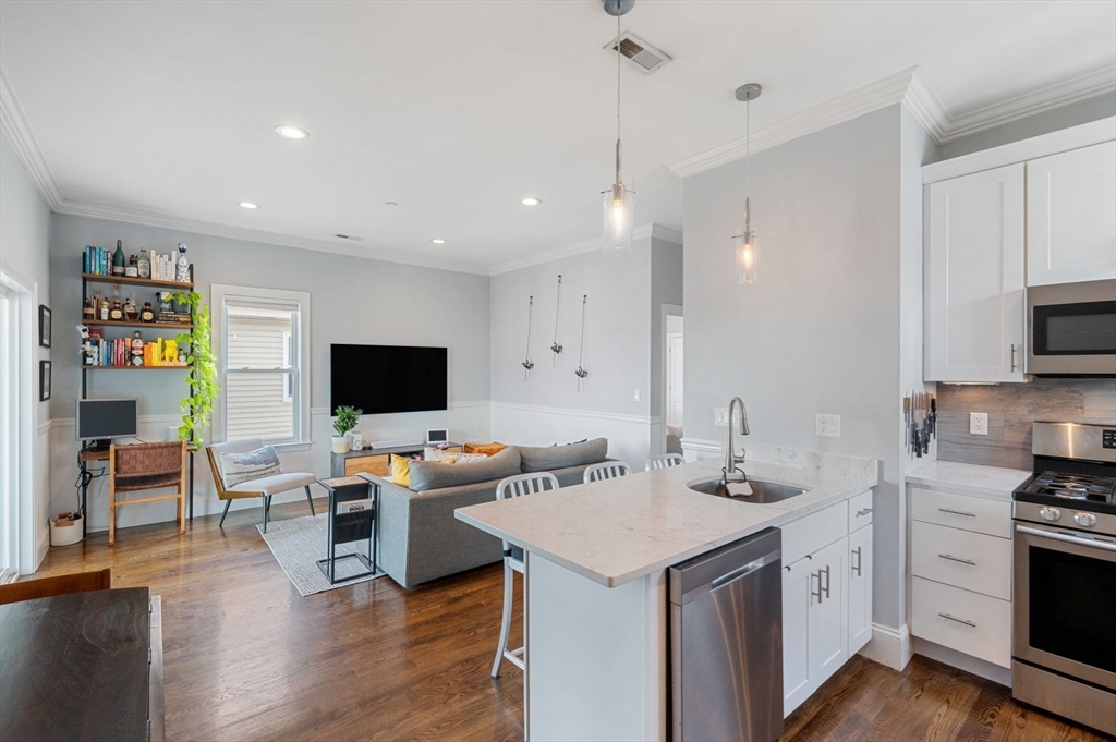 60 Romsey St # 3