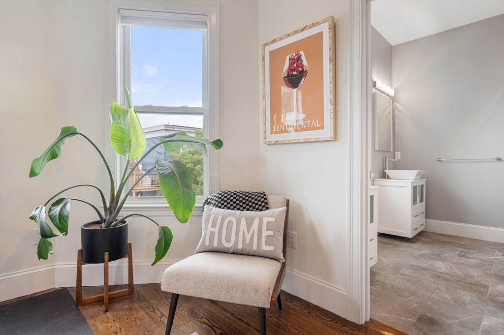 60 Romsey St # 3