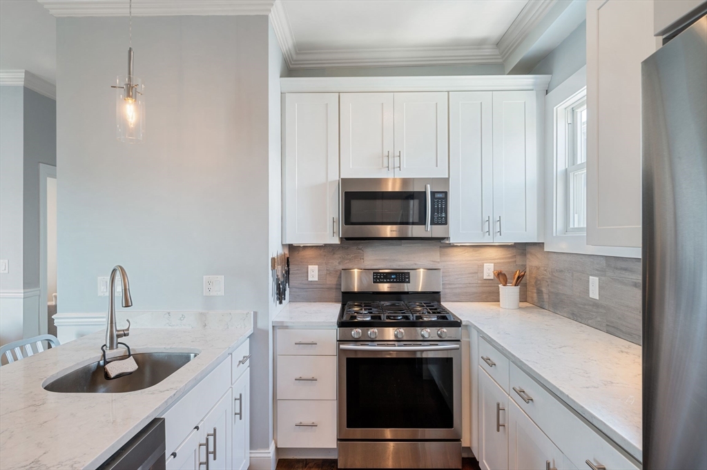 60 Romsey St # 3