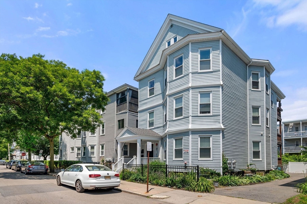 60 Romsey St # 3