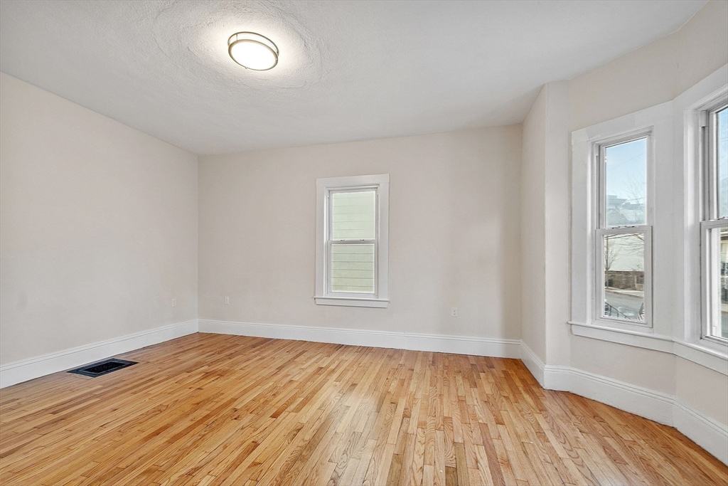 17 Everett Ave
