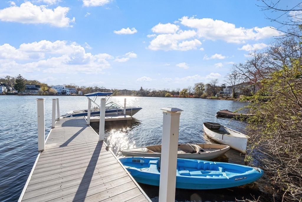10 Lake View Pl