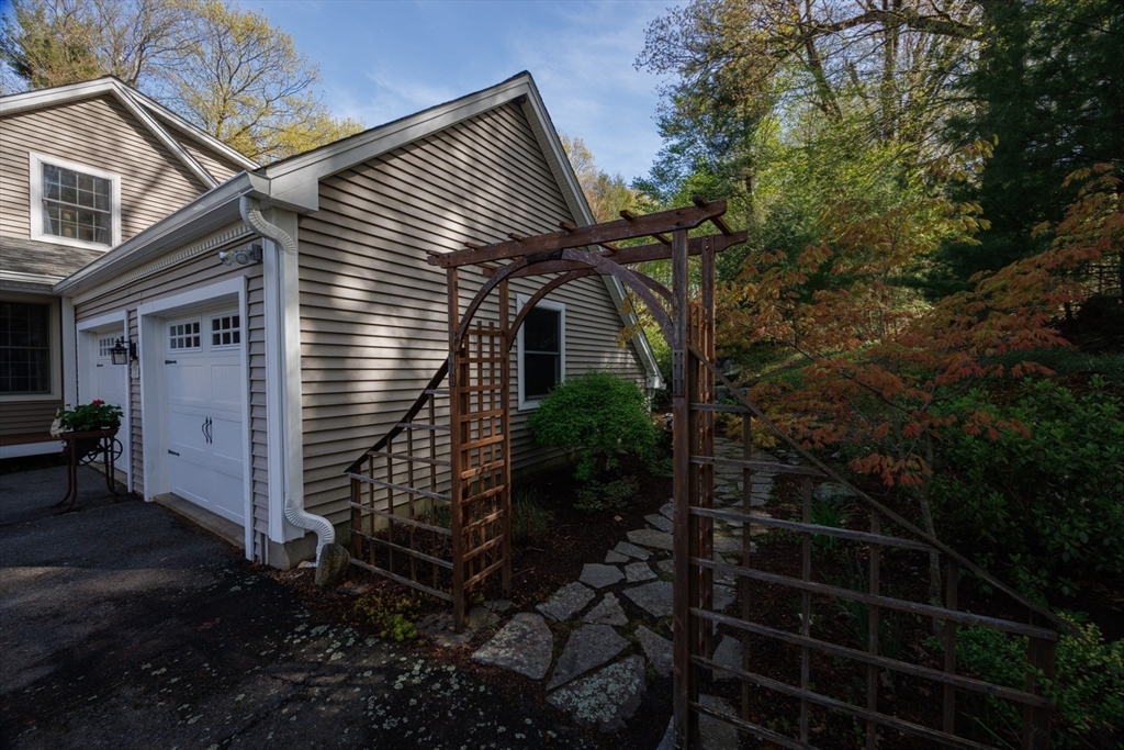 328 East County Rd