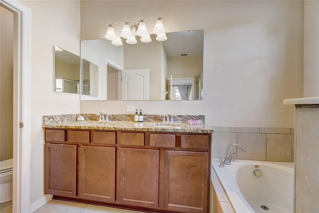 2776 CORBEL LOOP