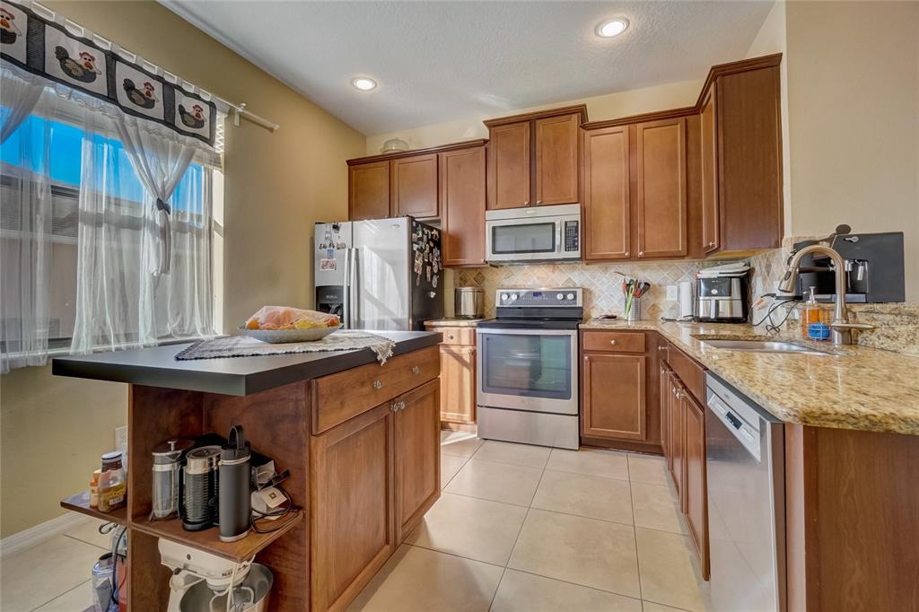 2776 CORBEL LOOP