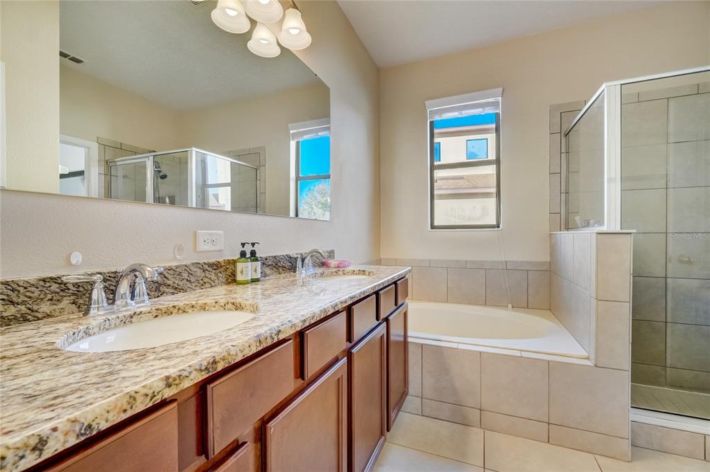 2776 CORBEL LOOP