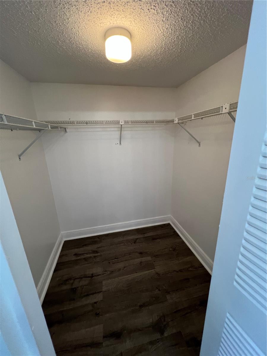 6078 WILLOWPOINTE CIR #203