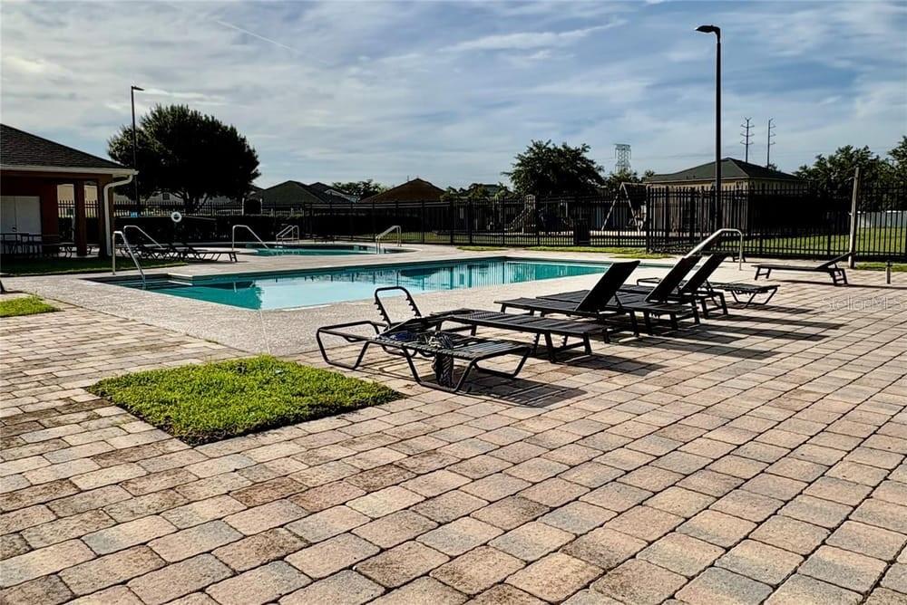 2831 VILLAGE PINE TER