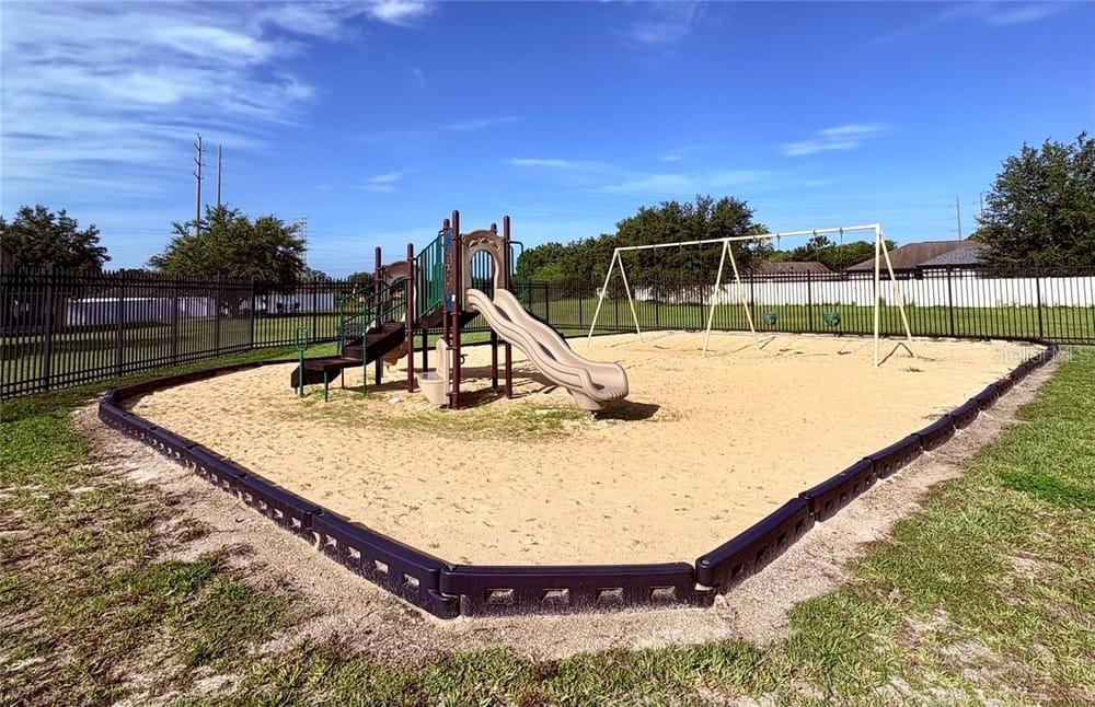 2831 VILLAGE PINE TER