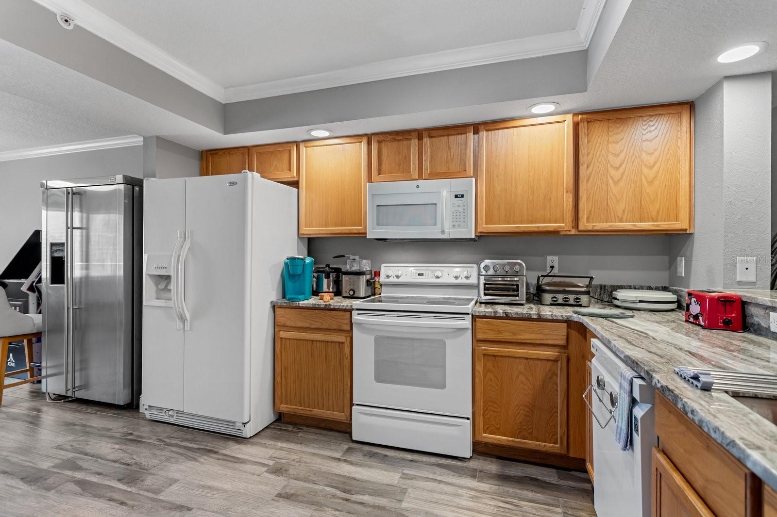 1150 CARMEL CIR #106