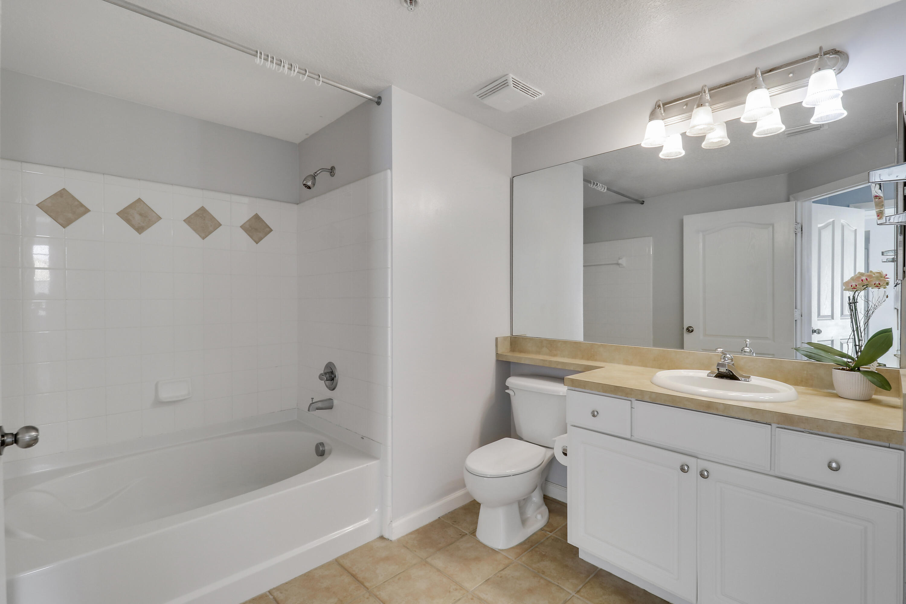 4302 Myrtlewood Circle W