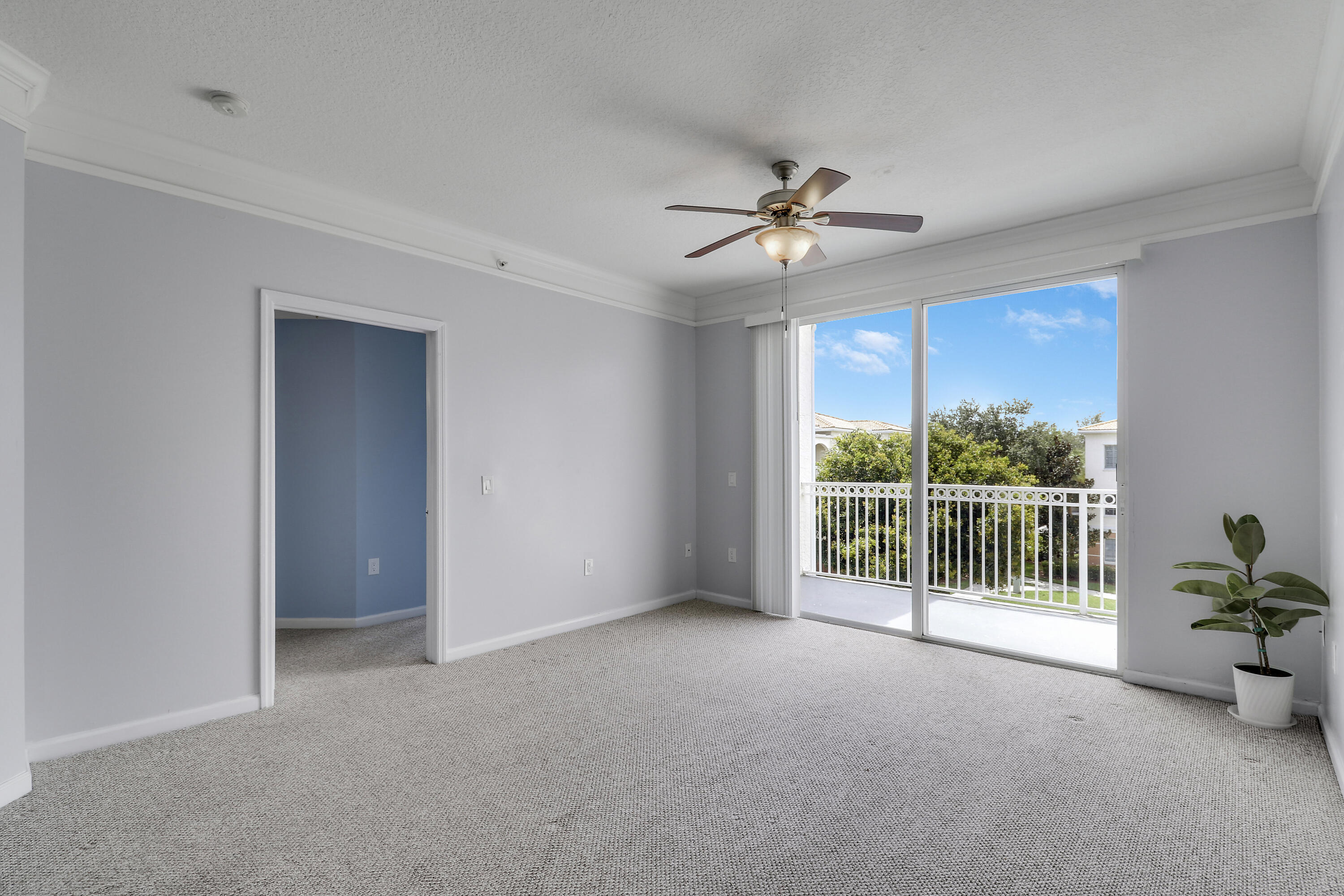 4302 Myrtlewood Circle W