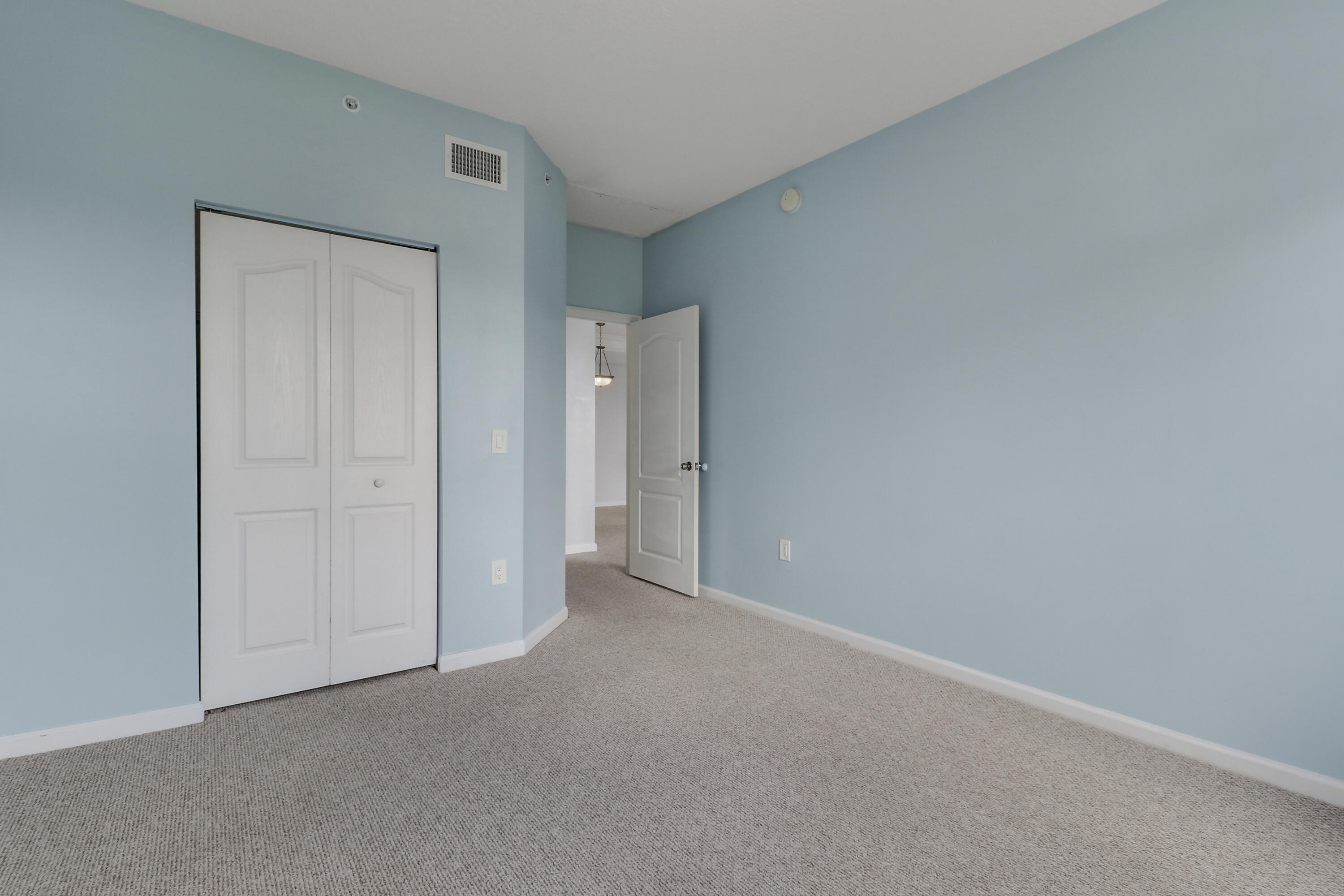 4302 Myrtlewood Circle W