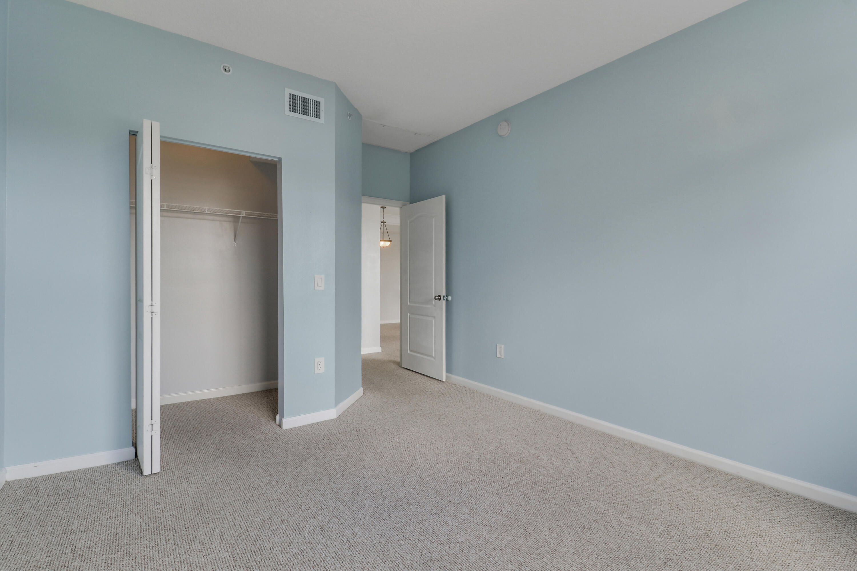 4302 Myrtlewood Circle W