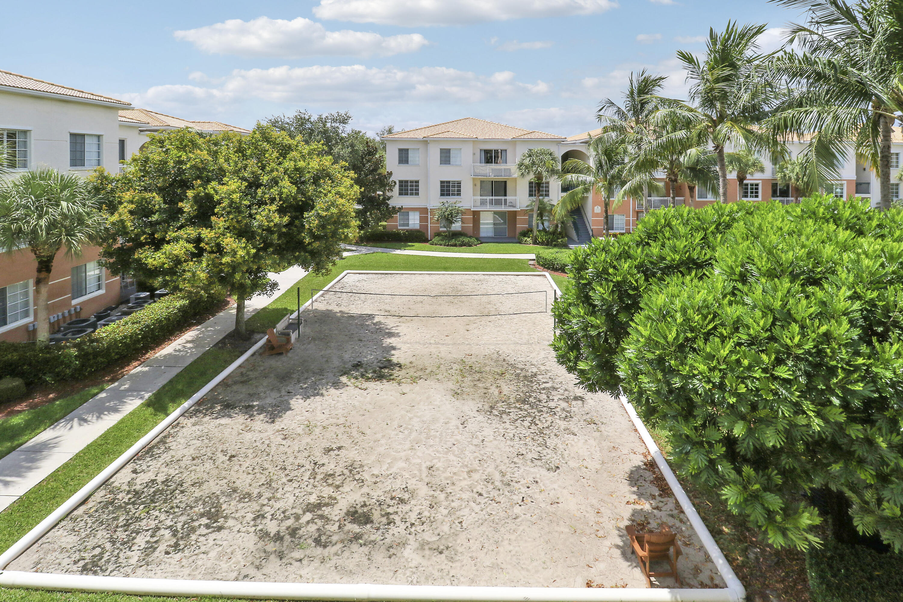 4302 Myrtlewood Circle W