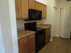 8112 Myrtlewood Circle W