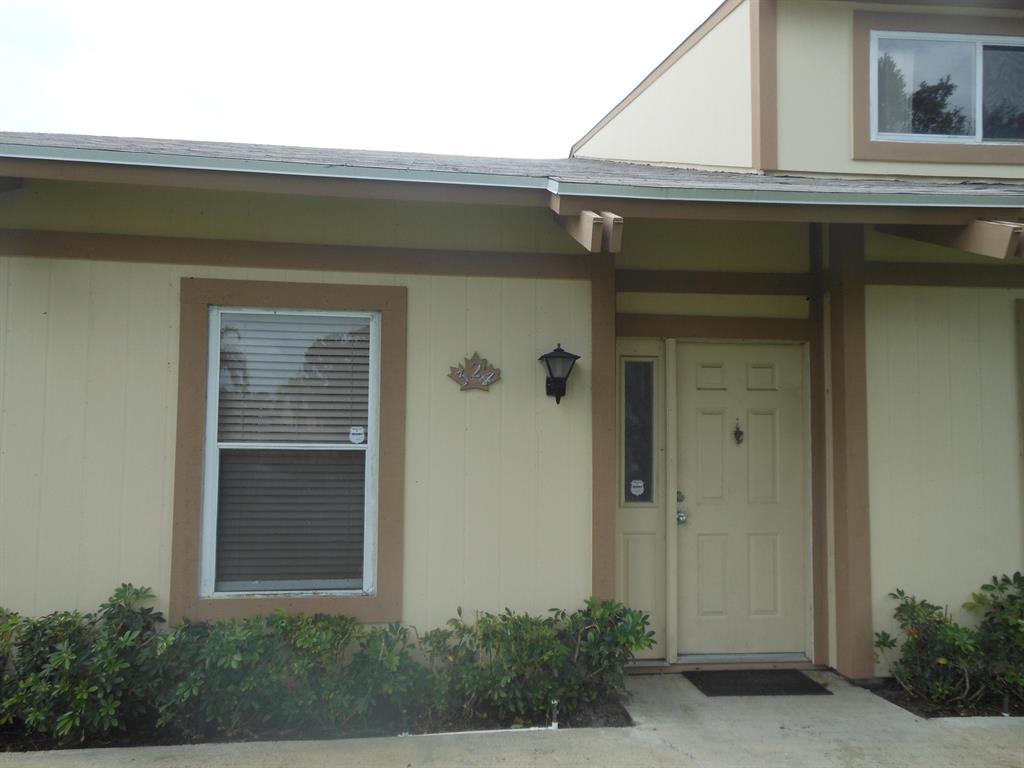 324 Maplecrest Circle