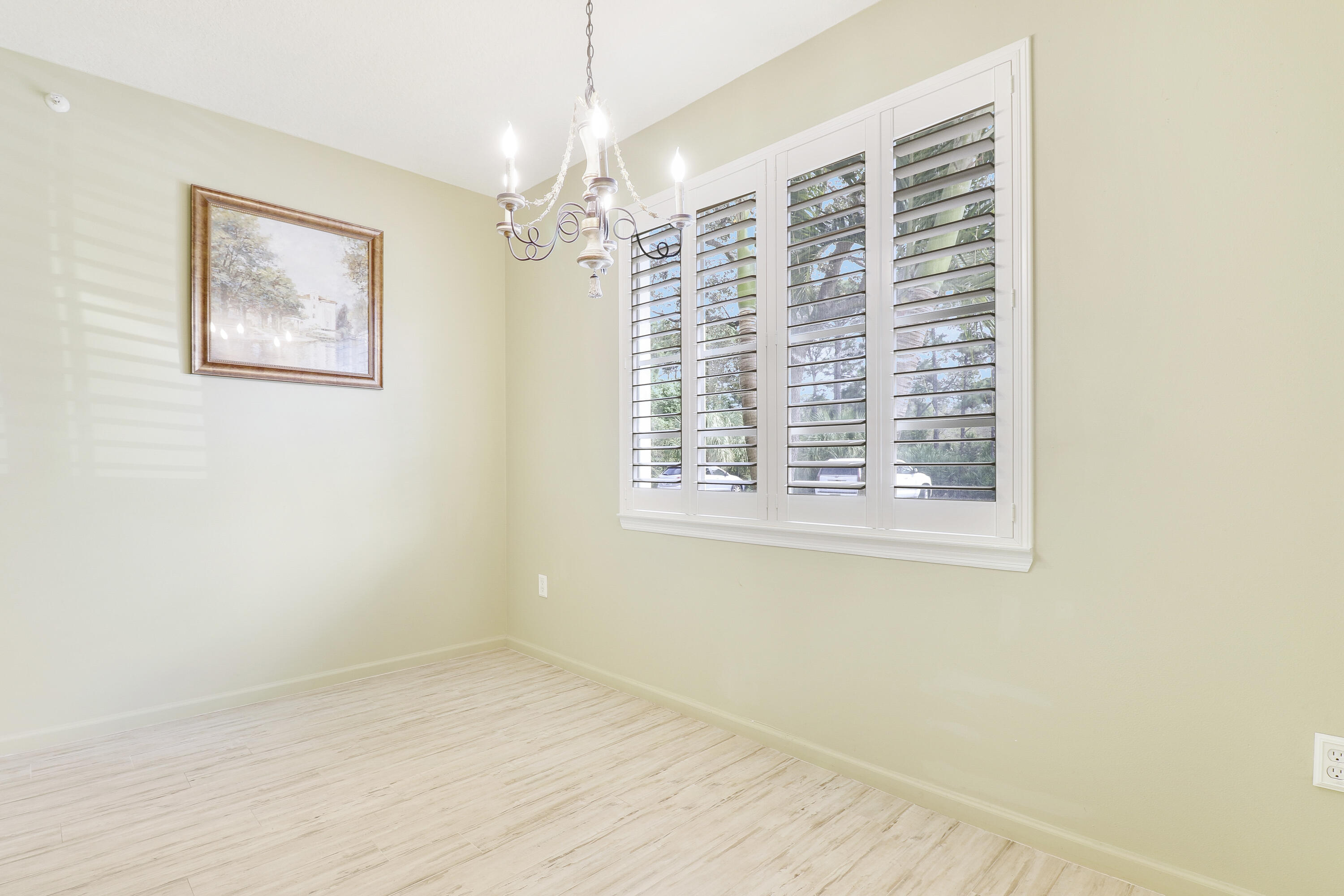 10103 Myrtlewood Circle W