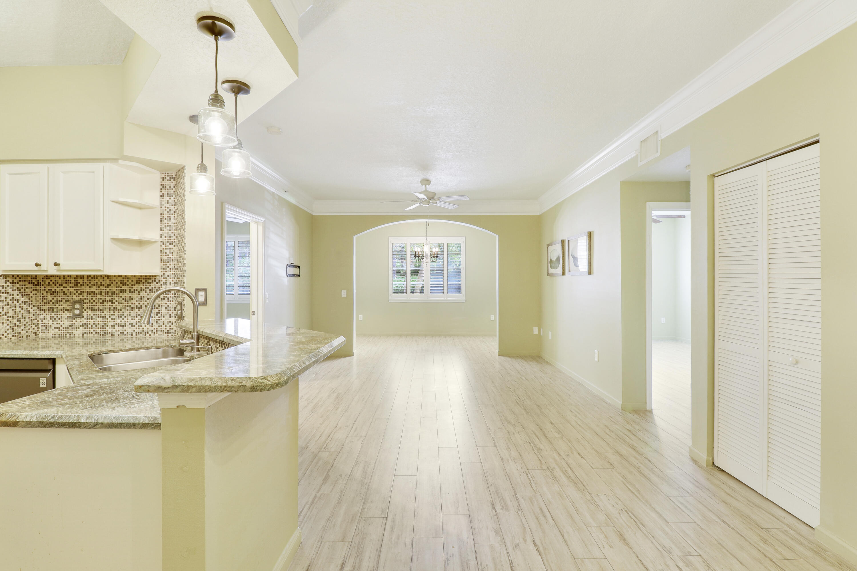 10103 Myrtlewood Circle W