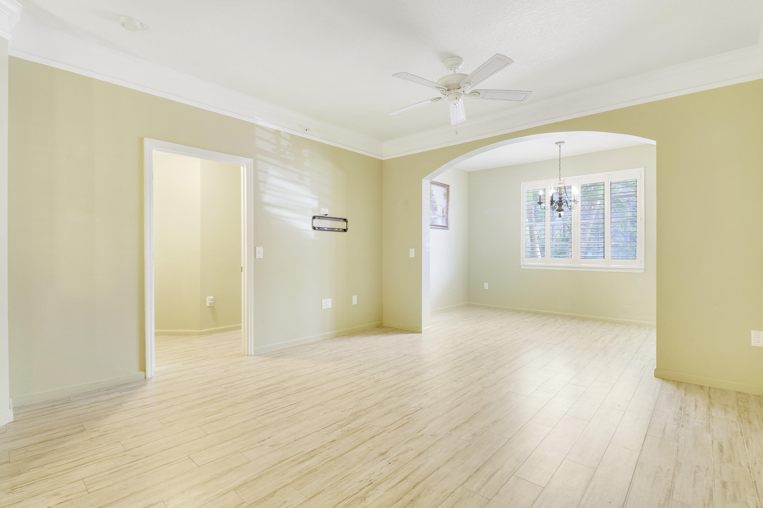 10103 Myrtlewood Circle W