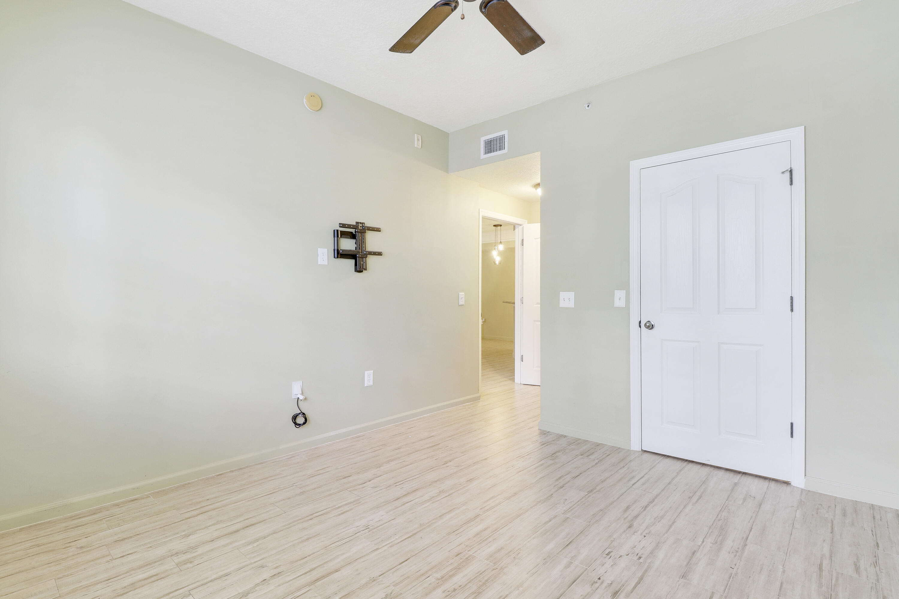 10103 Myrtlewood Circle W