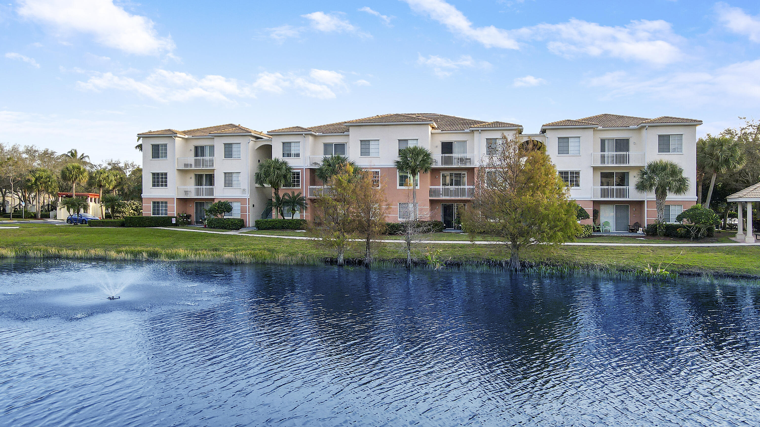 10103 Myrtlewood Circle W