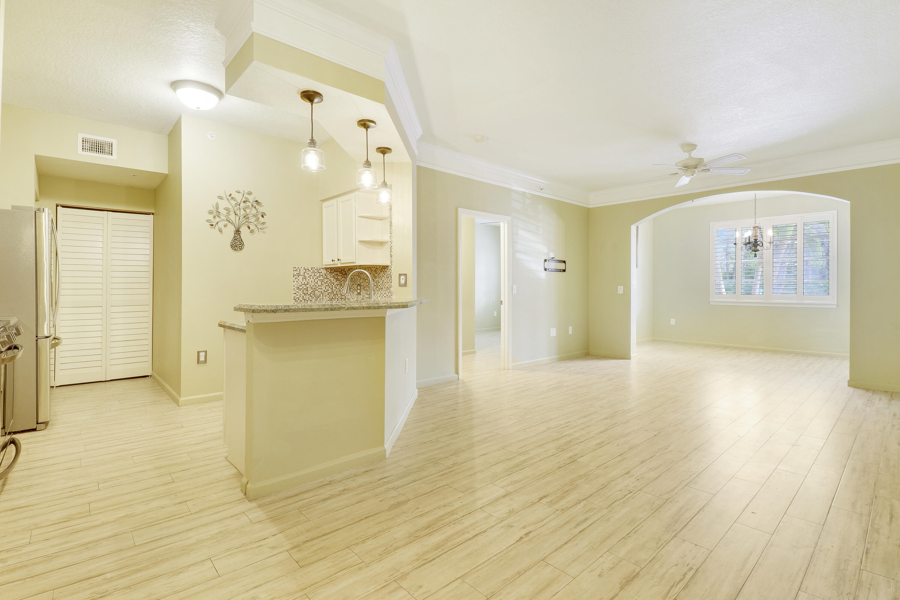 10103 Myrtlewood Circle W