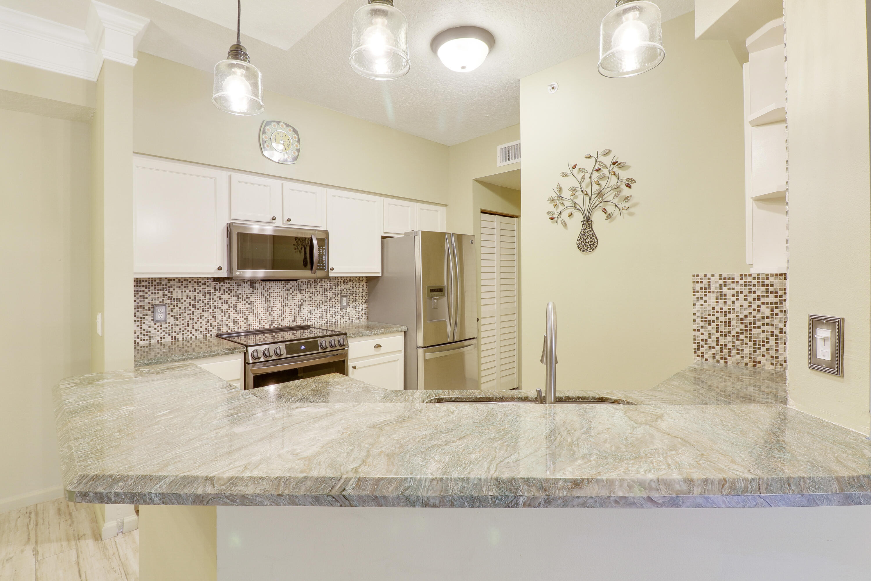 10103 Myrtlewood Circle W