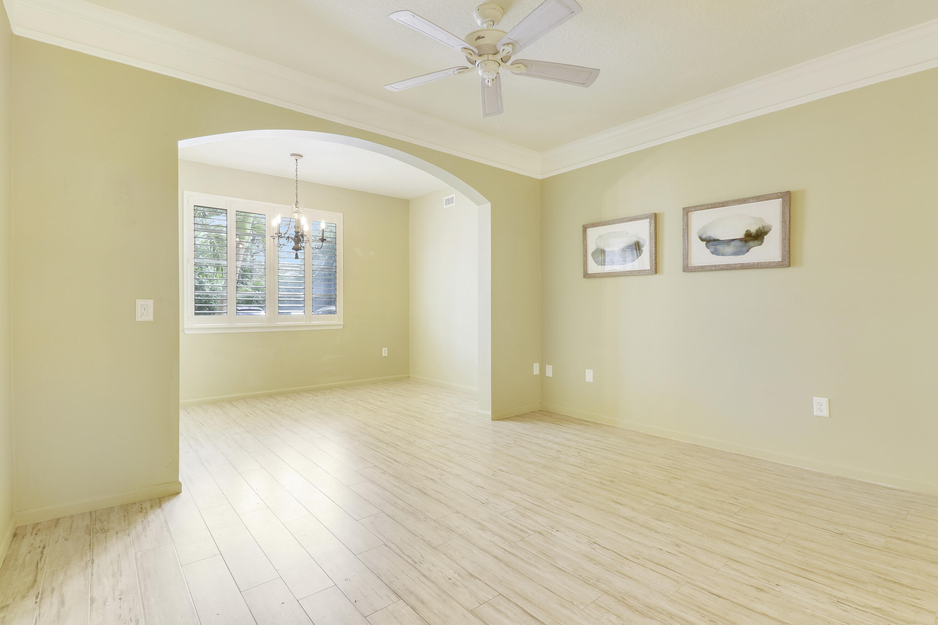 10103 Myrtlewood Circle W