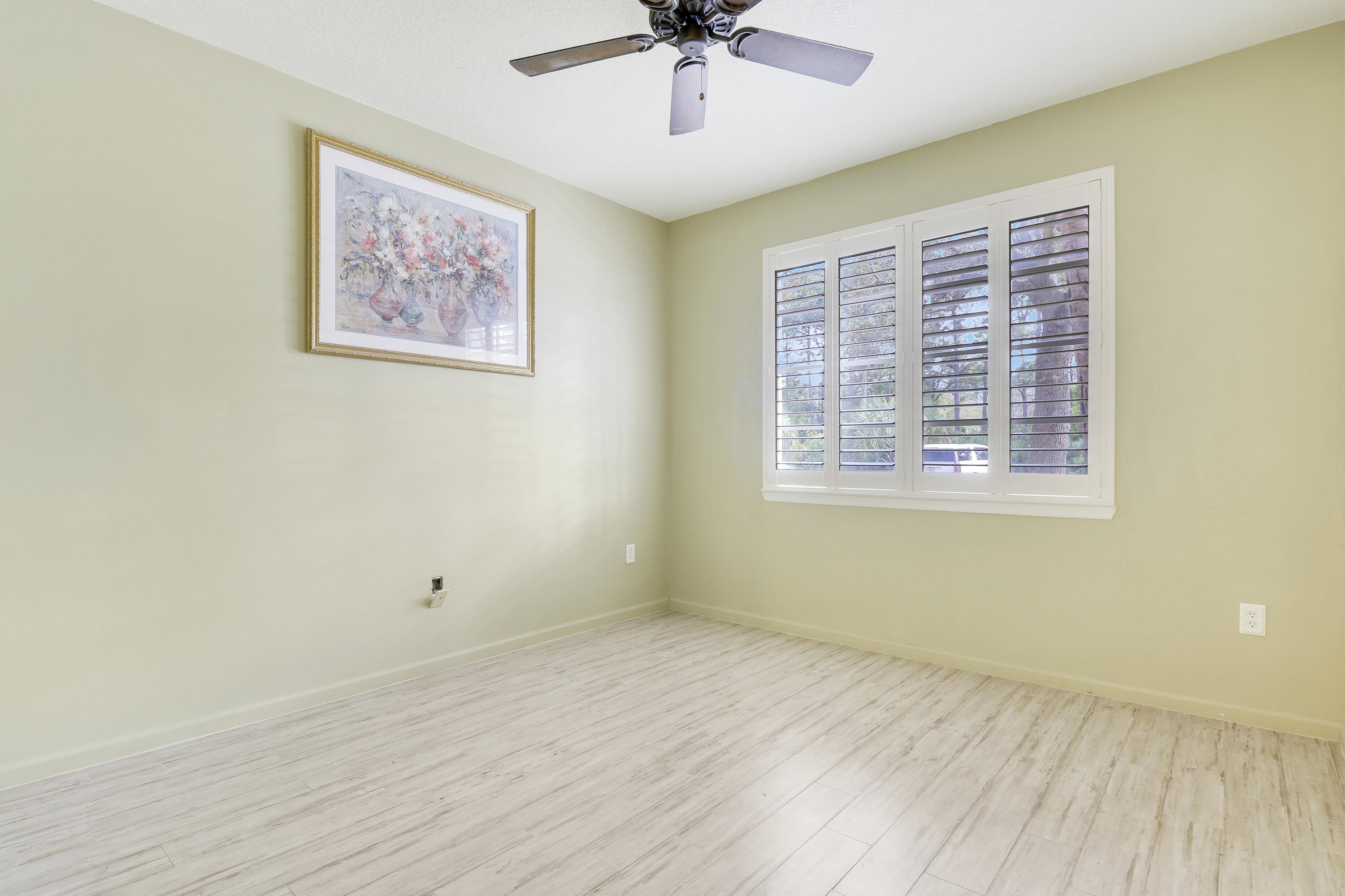 10103 Myrtlewood Circle W