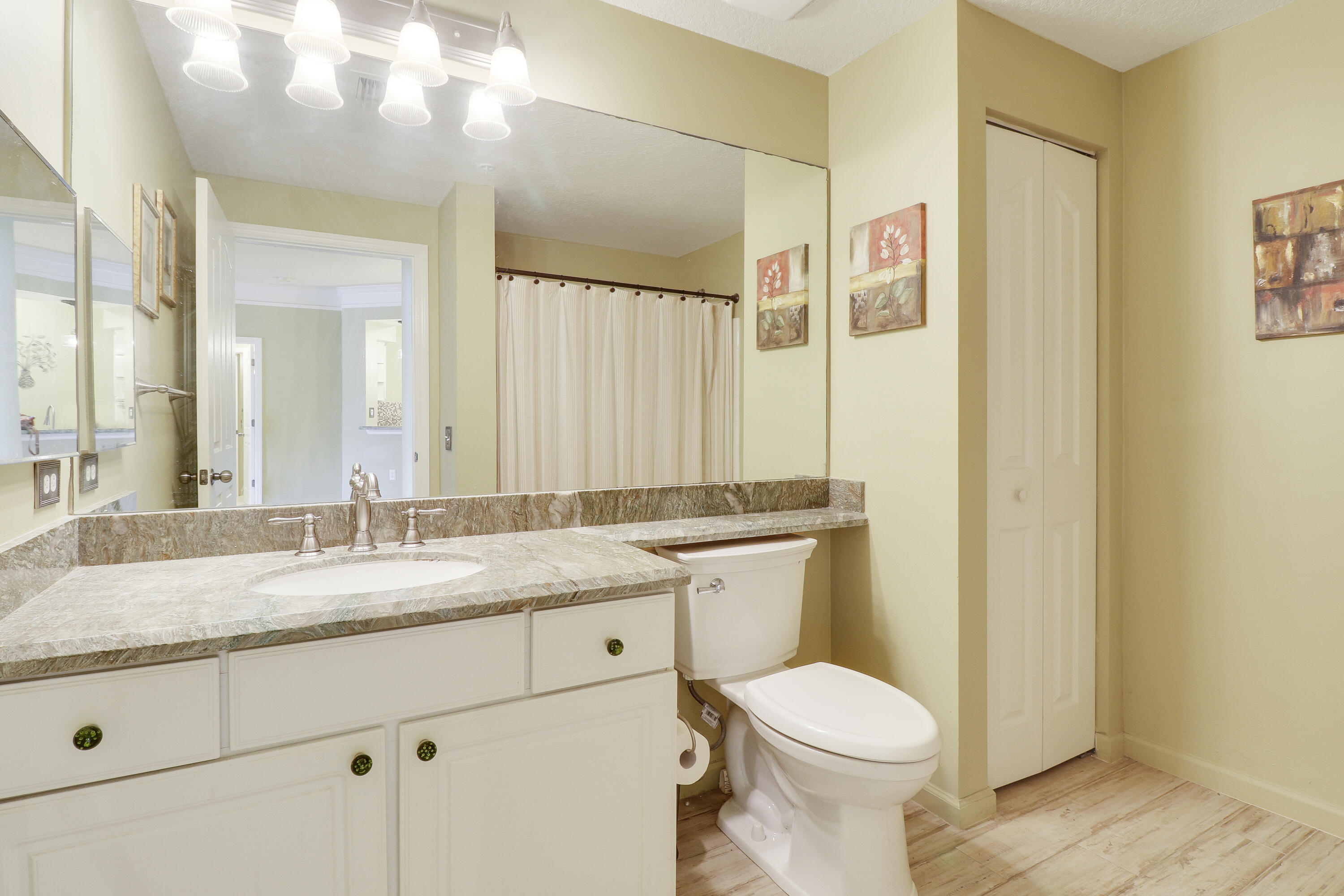 10103 Myrtlewood Circle W