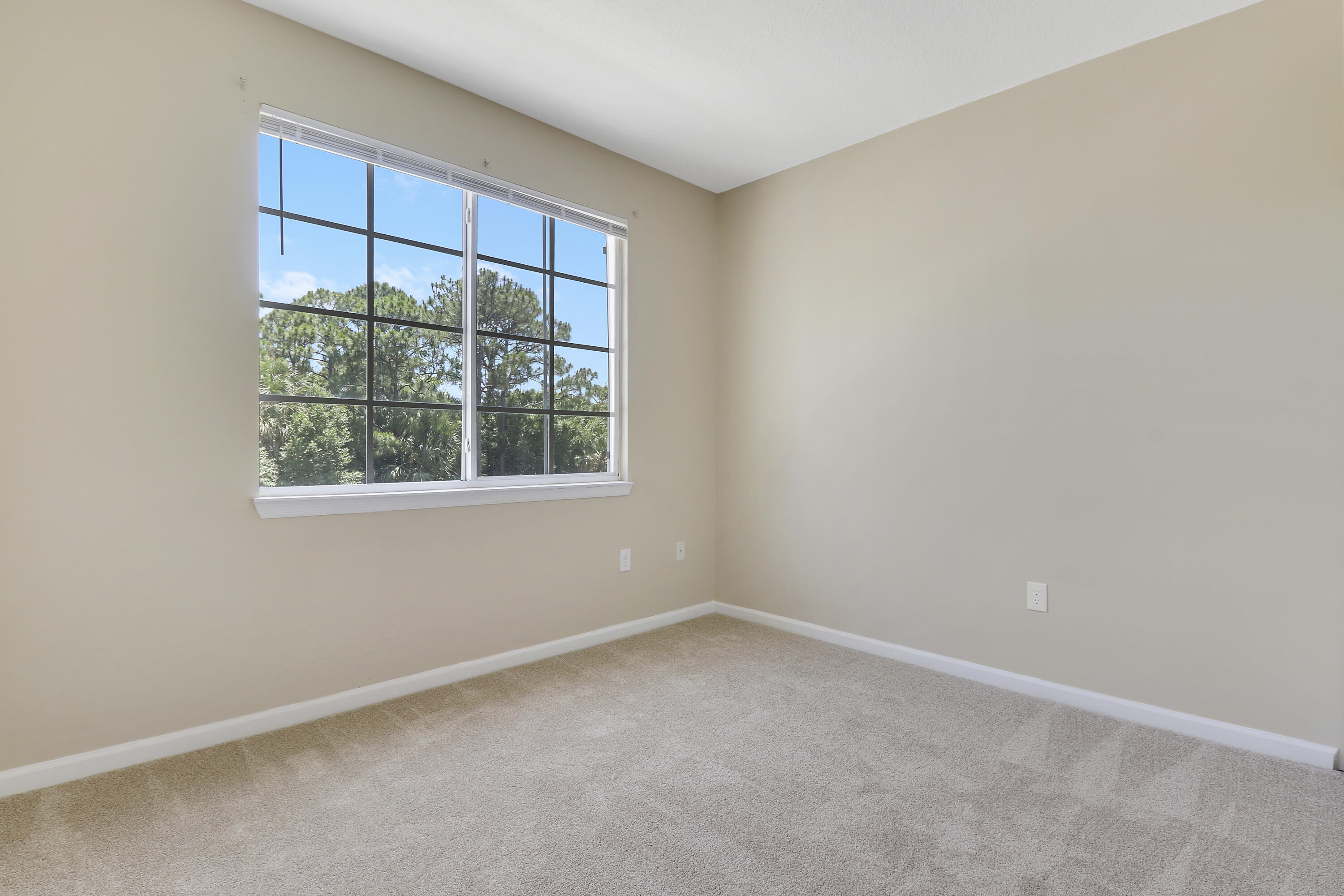 9211 Myrtlewood Circle W