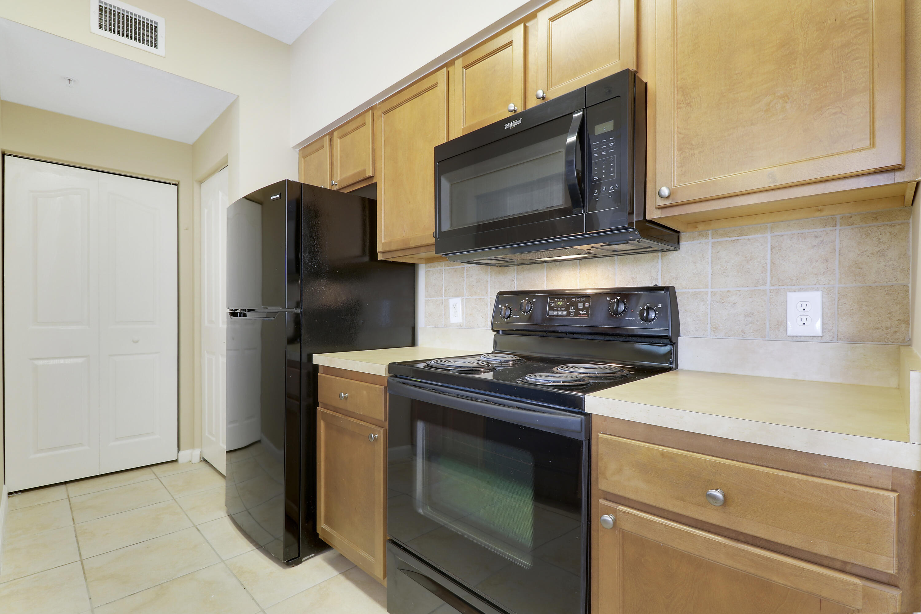 9211 Myrtlewood Circle W