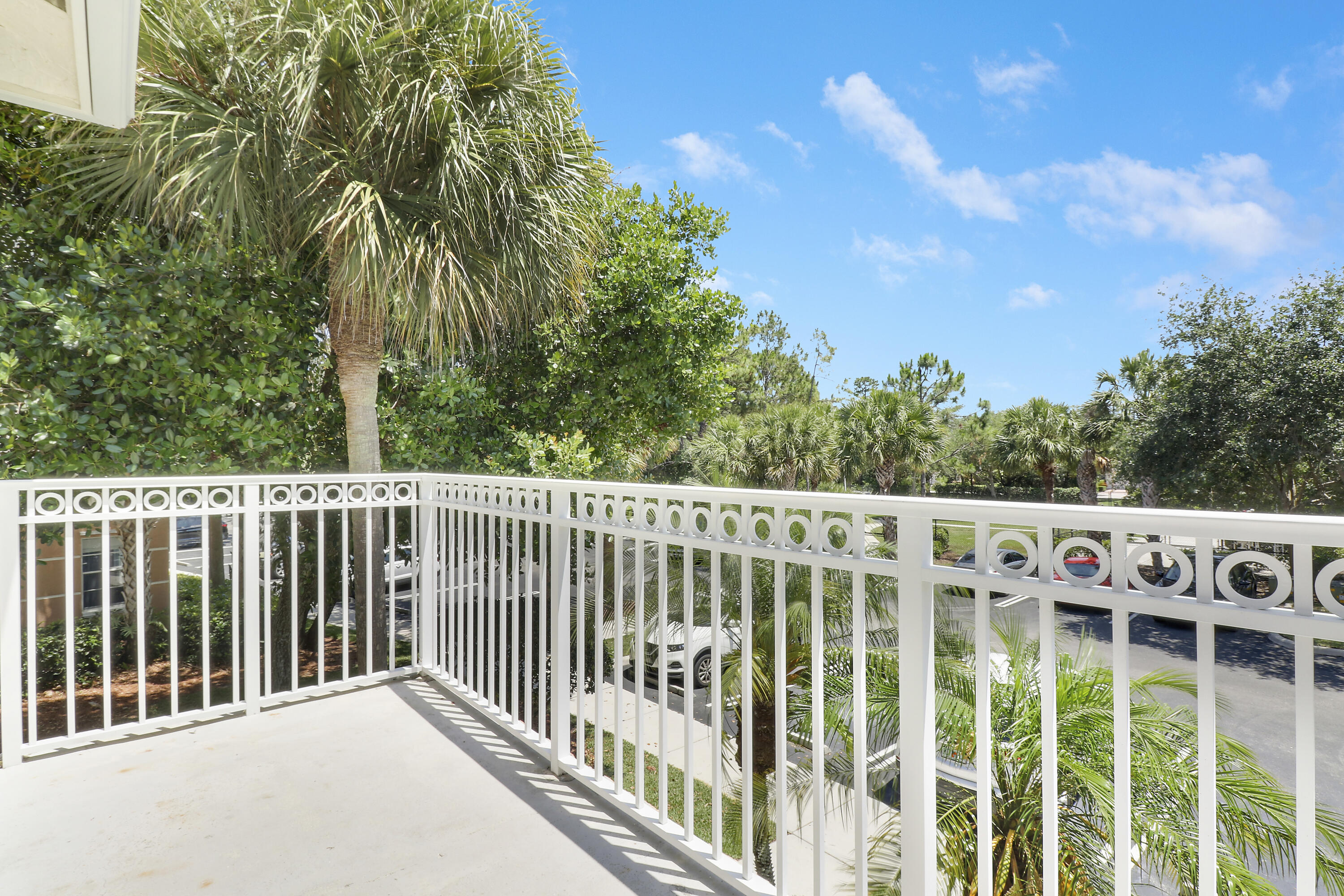 9211 Myrtlewood Circle W