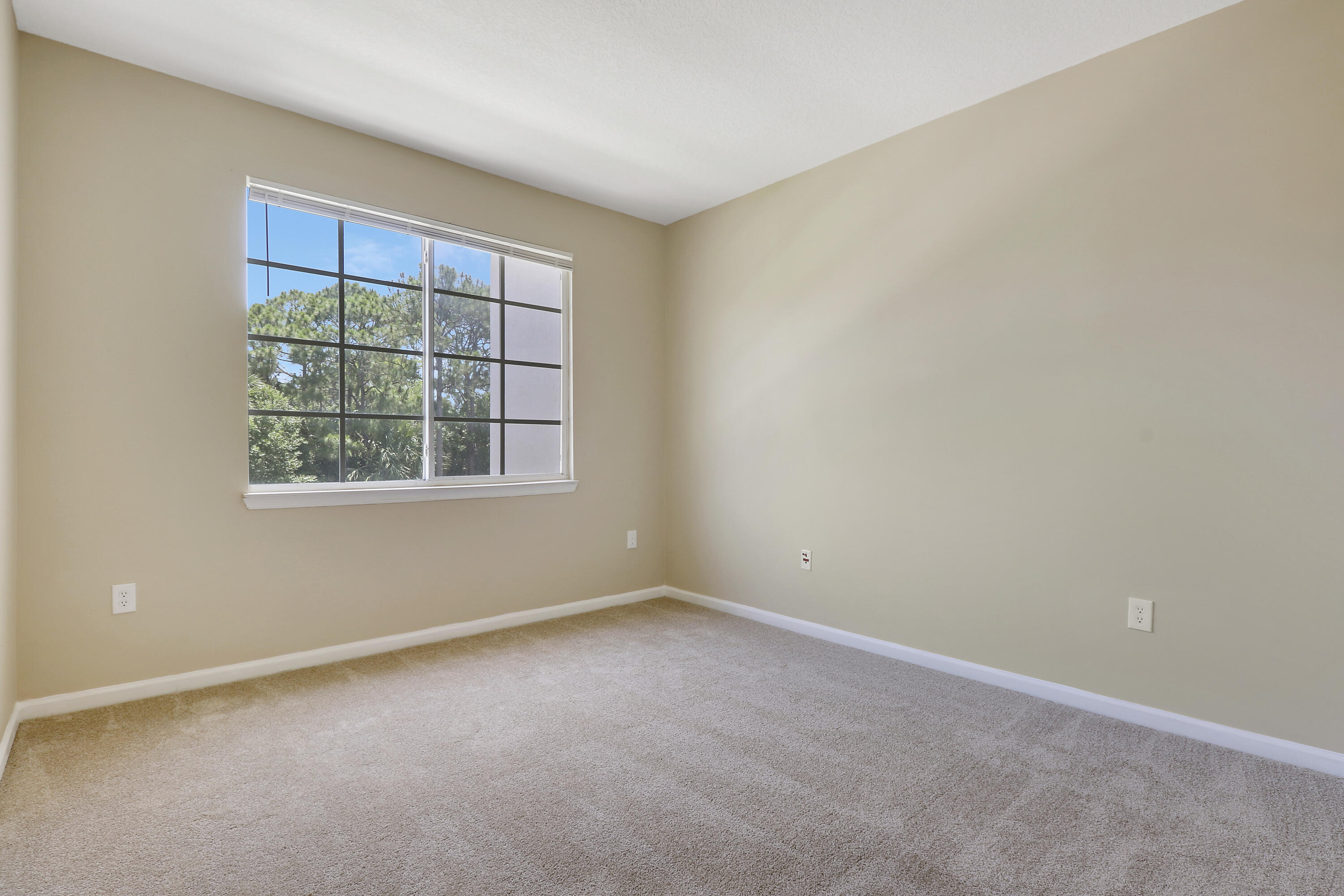 9211 Myrtlewood Circle W