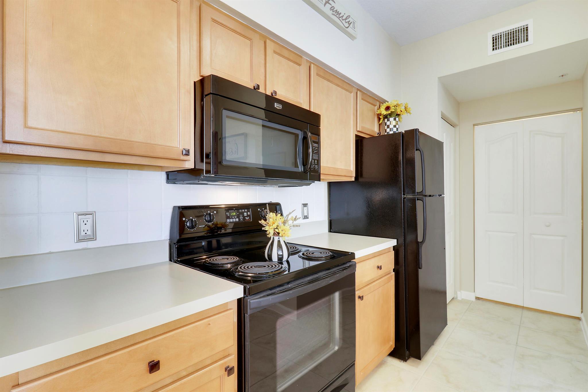 1212 Myrtlewood Circle E